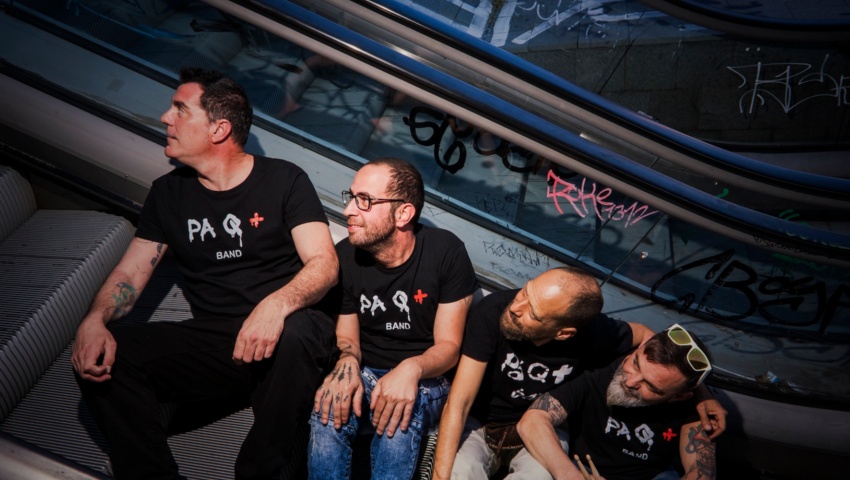 Pa Q +